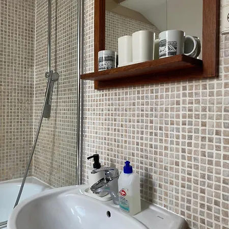 Rozse Apartman-tetoter * Budaörs