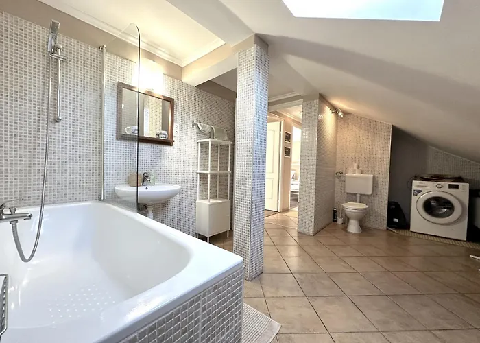 Rozsé Apartman Apartament *