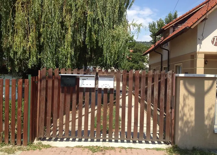 Lägenhet Rozse Apartman-tetoter